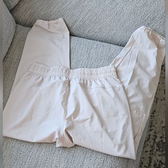 Womans Lightweight Cargo Pants - Picture 2 of 2